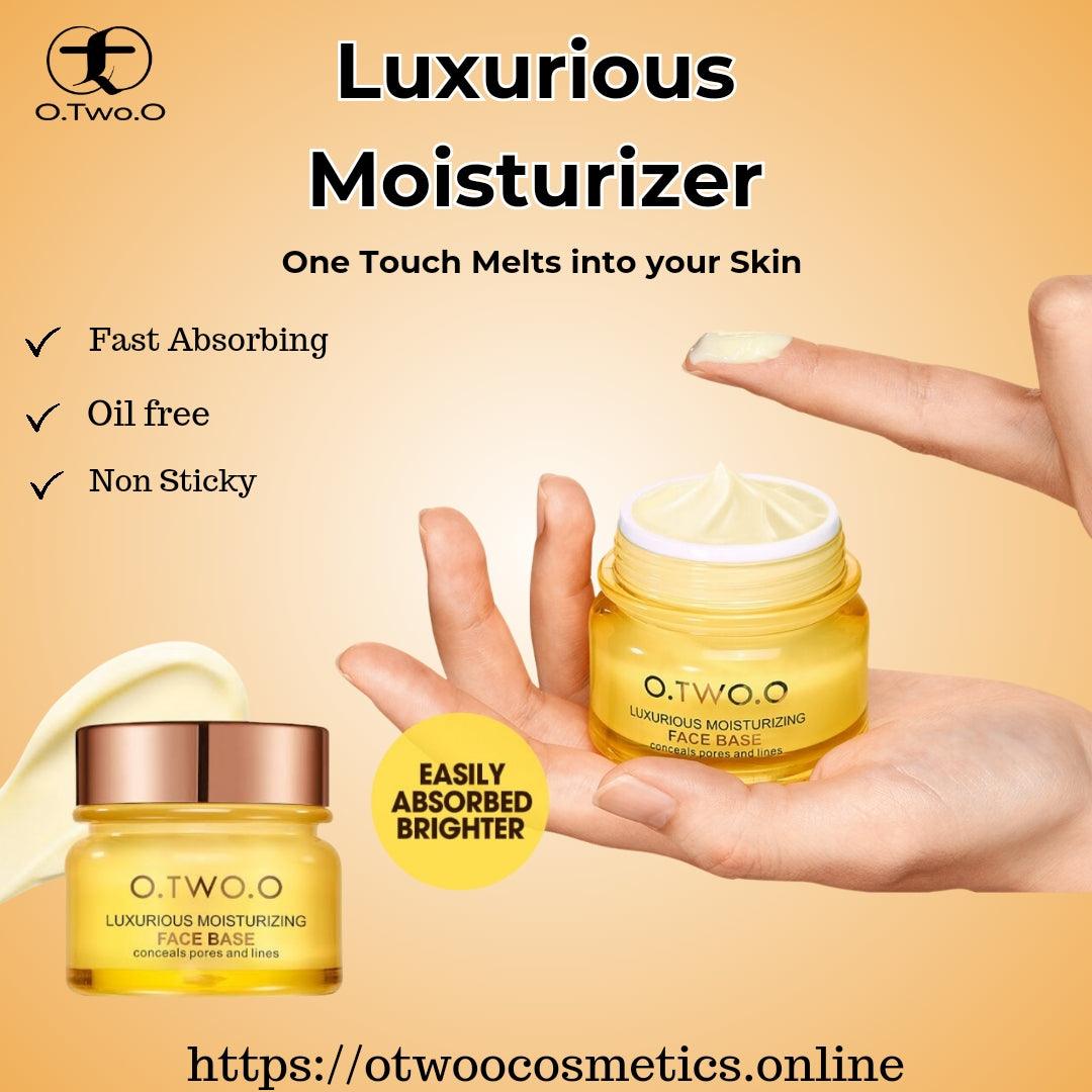 O.TWO.O LUXURIOUS MOISTURIZING FACE BASE - Otwoocosmetics