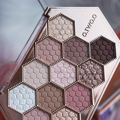 O.TWO.O Honeycomb Diamond Eye Shadow Palette - Otwoocosmetics