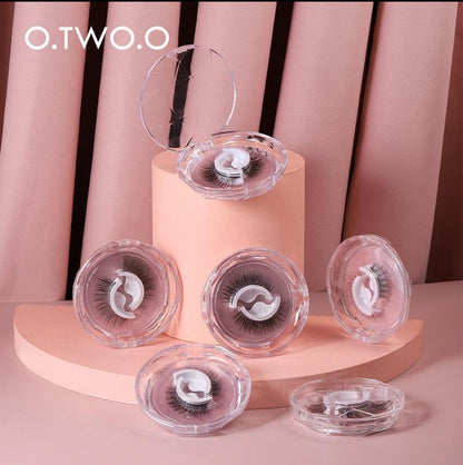 O.TWO.O 3D NATURAL & LIGHT-WEIGHTED EYELASHES - Otwoocosmetics