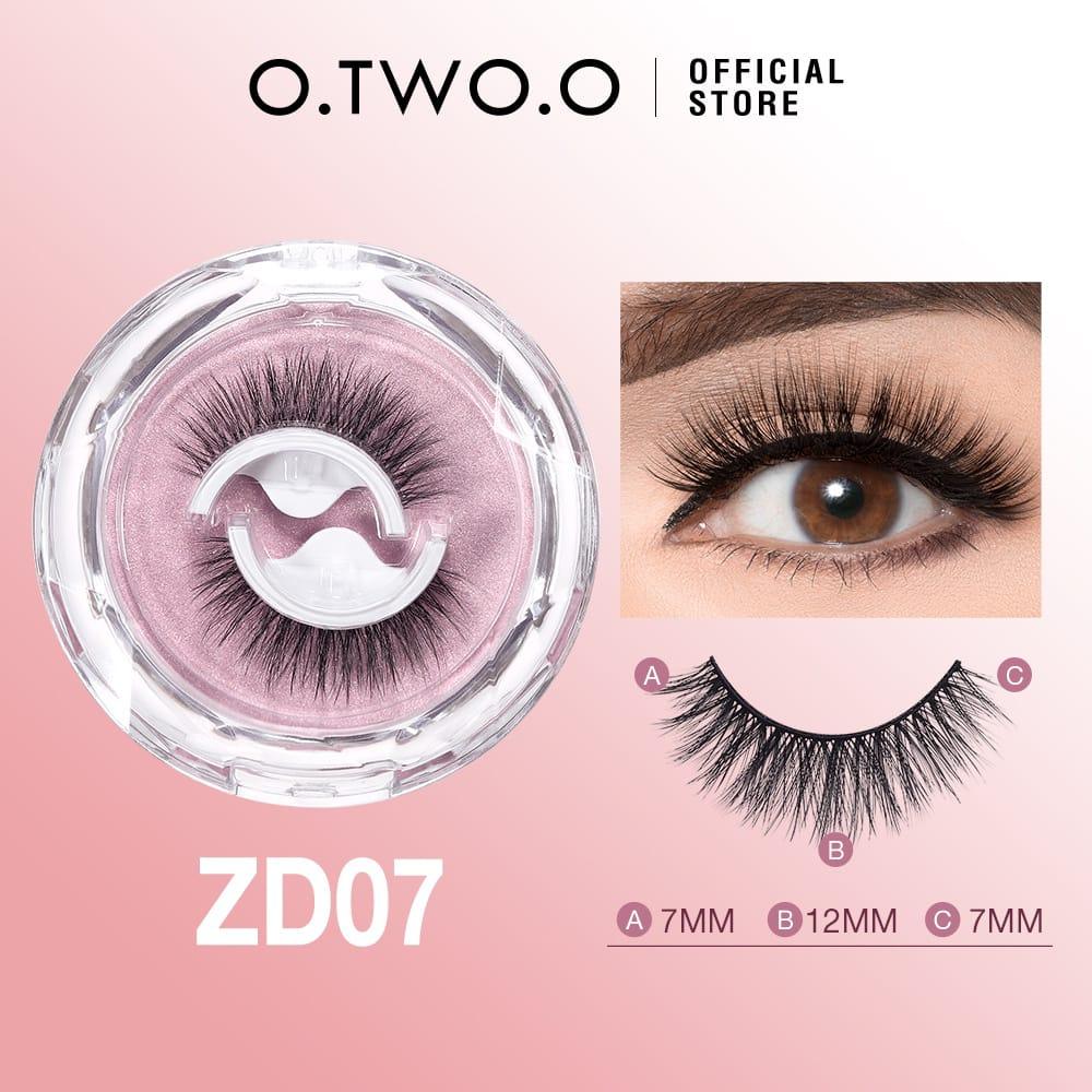 O.TWO.O 3D NATURAL & LIGHT-WEIGHTED EYELASHES - Otwoocosmetics